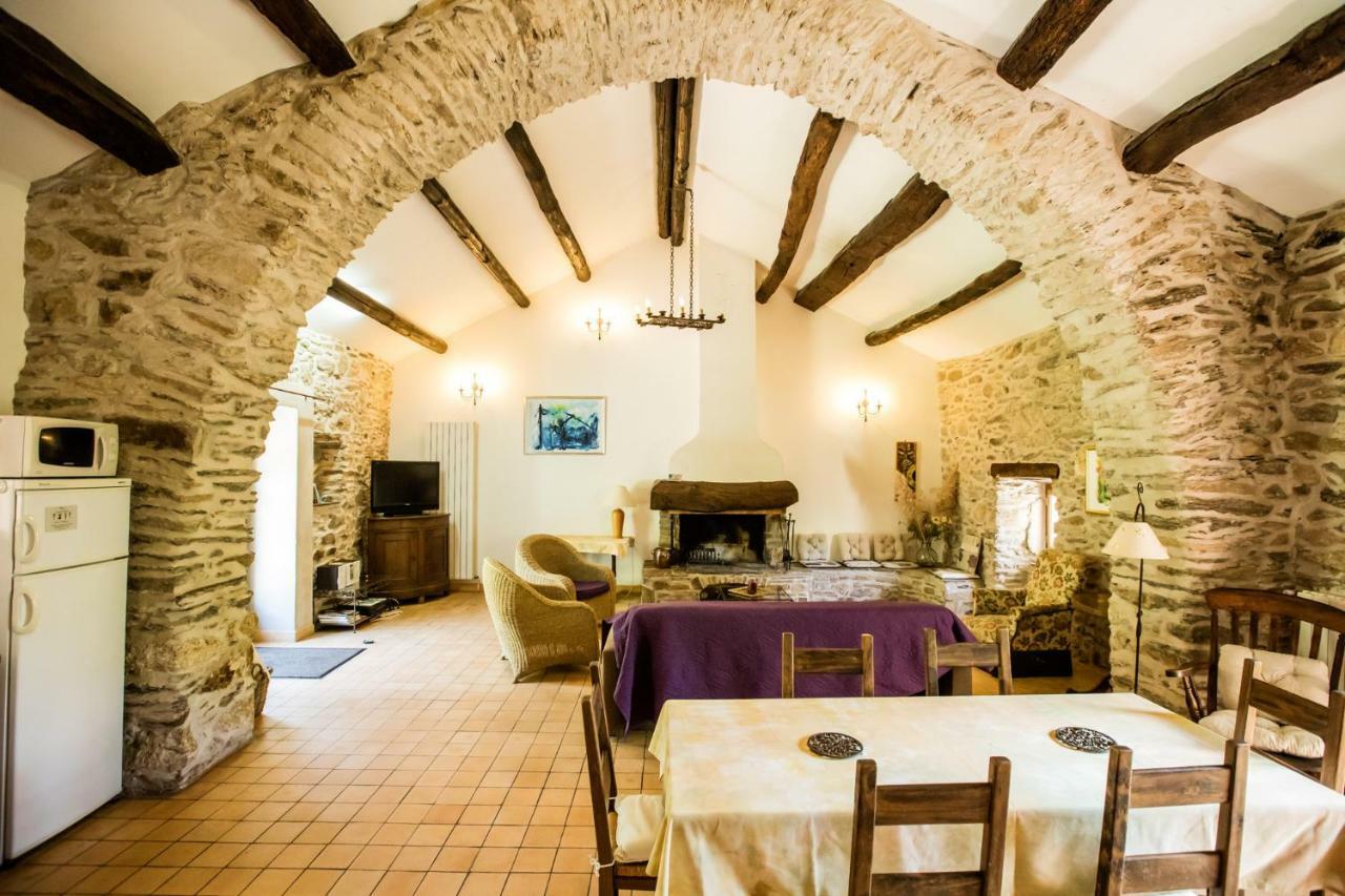 Chateau De Colombieres Sur Orb 외부 사진